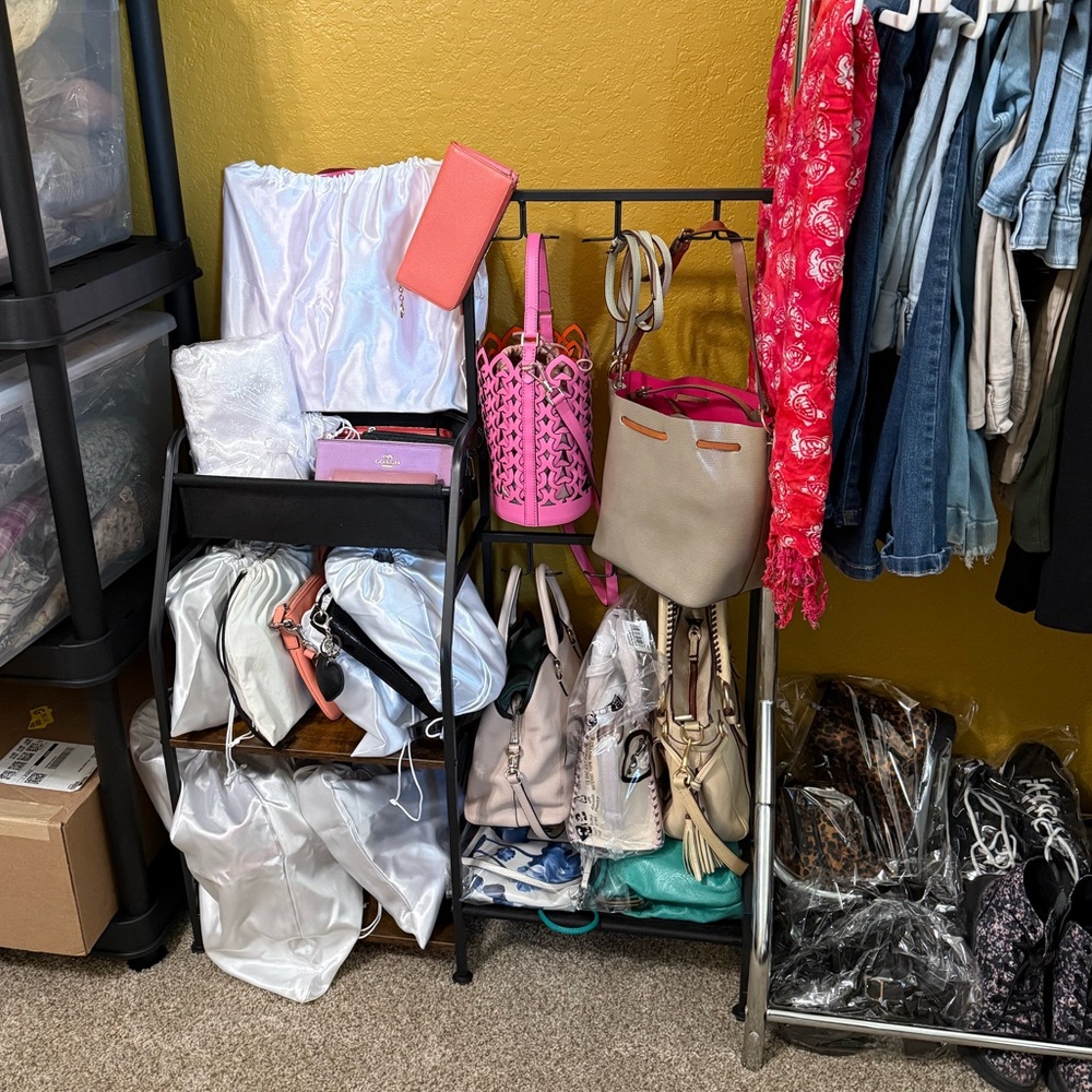 @hey_its_hayley Unlisted Live Show Items - Picture 3 of 5